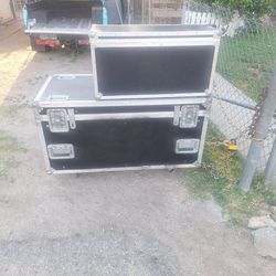2 flight cases