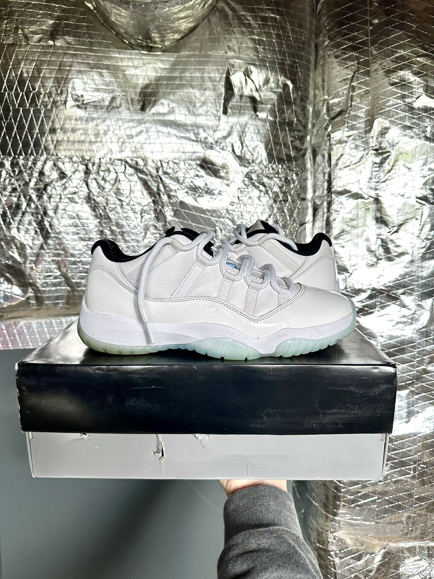 Jordan 11 Low Legend Blue