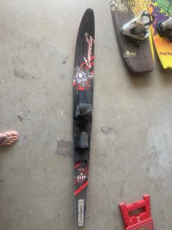 Adult single ski!