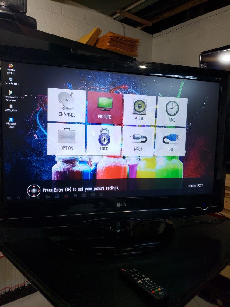 LG 37" 1080p LCD TV 3 HDMI ports, remote and base included