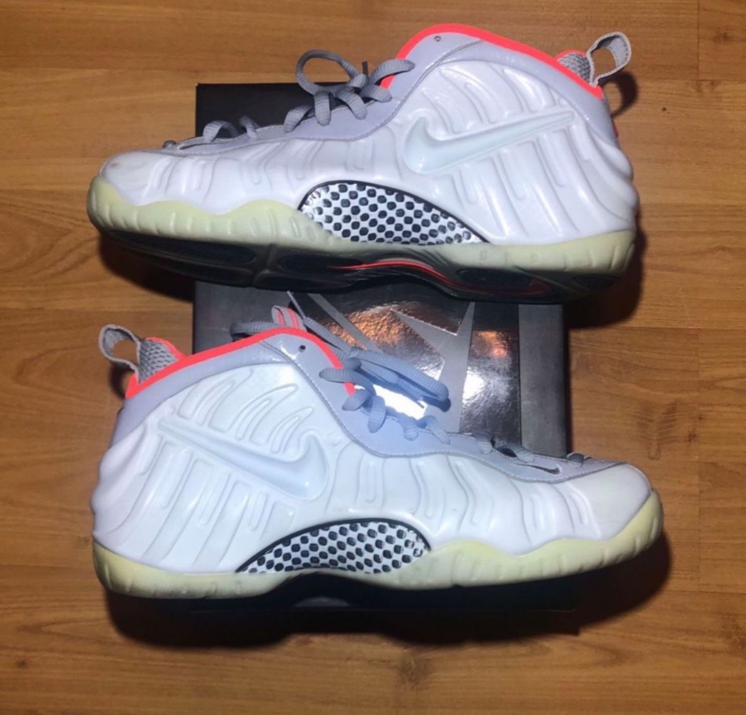 Nike foamposite pure platinum sales