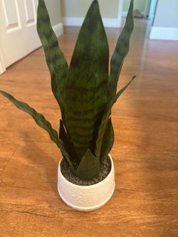 Artificial plant with pot - home decor