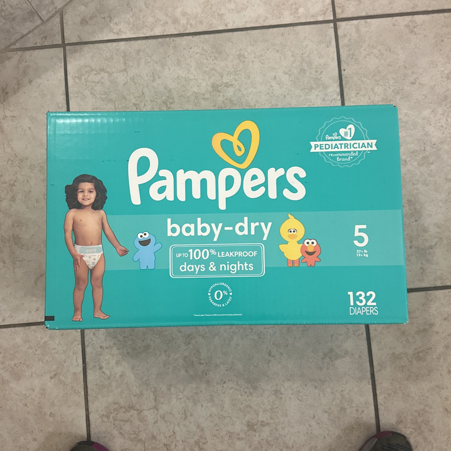 👶Pampers Size 5/132 Diapers NEW