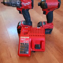 ~FUEL BRUSHLESS MILWAUKEE DRILL TOOL SET WITH 2 M18 XC BATTERIES PLUS CHARGER~