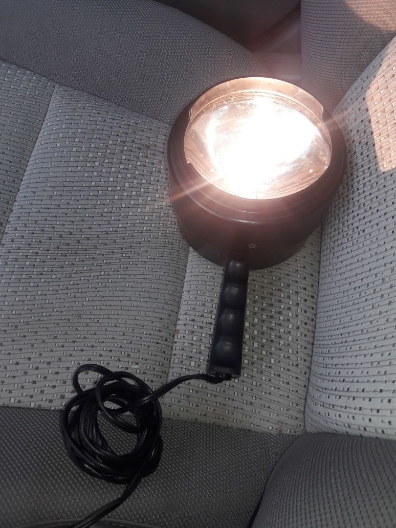 Brinkmann Q-Beam Spot / Flood Light 200,000 / 100,000 Candlepower w/ Auto Adapter