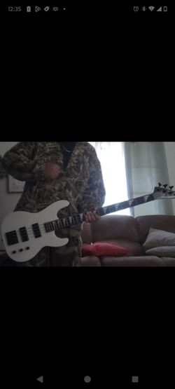 Jackson js2 bass guitar
