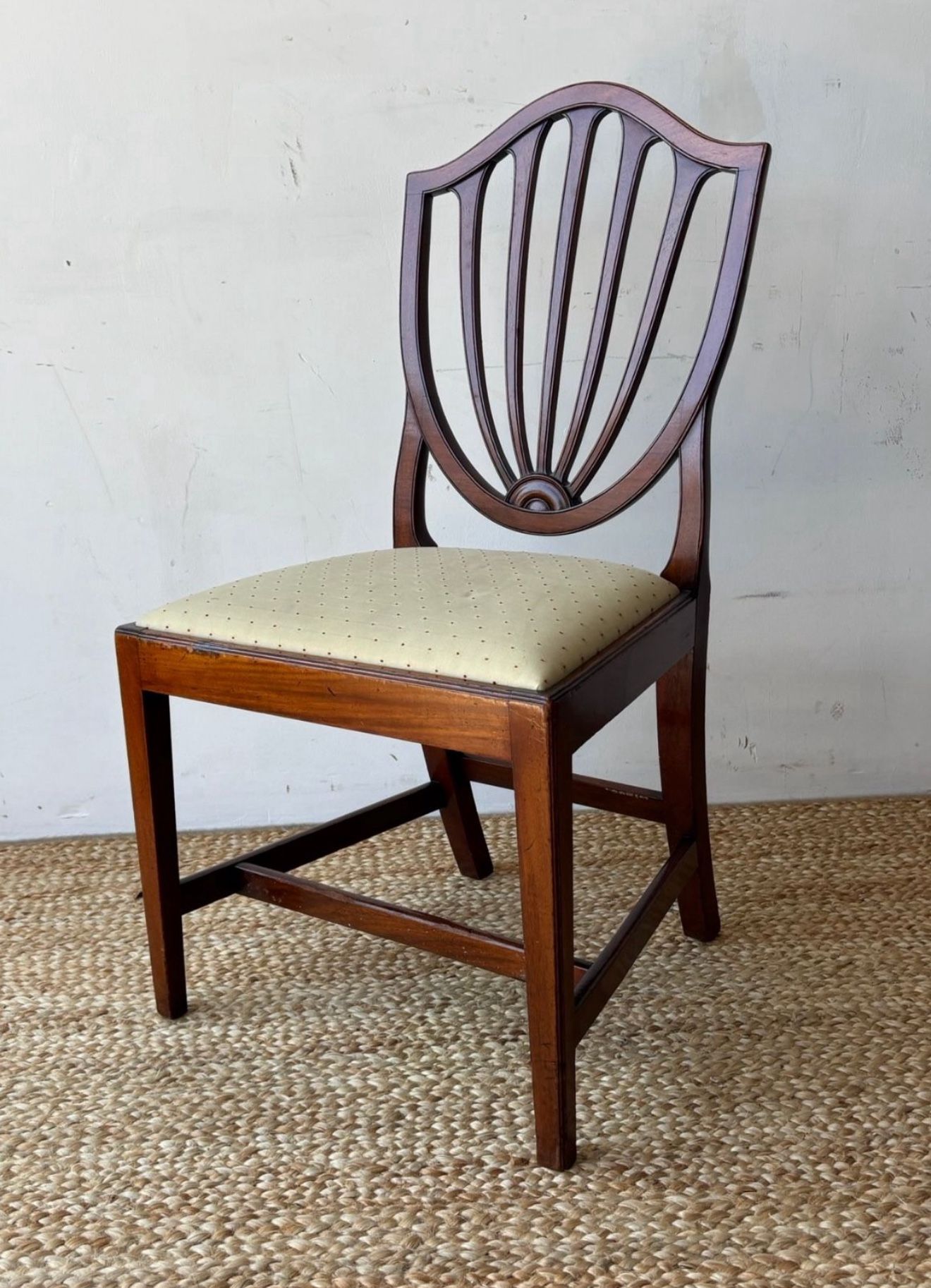 ⭕️ Antique Mahogany Shield Back Side Chair In Hepplewhite Style