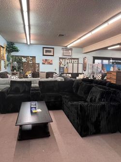 🔥Flash Deal🔥Brand New Sectional Couch with Cup holder and phone charger $899, payment available, Delivery Available