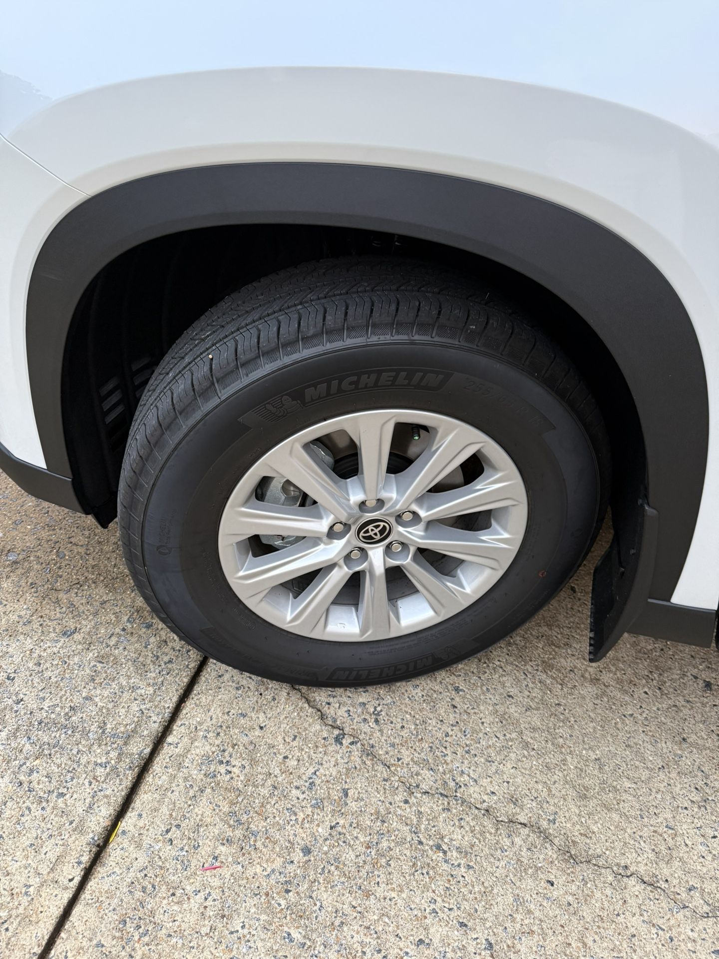 Set Of 4 OEM Wheels 18 Inch And Michellin Tires Brand NEW just 220 Miles On It 