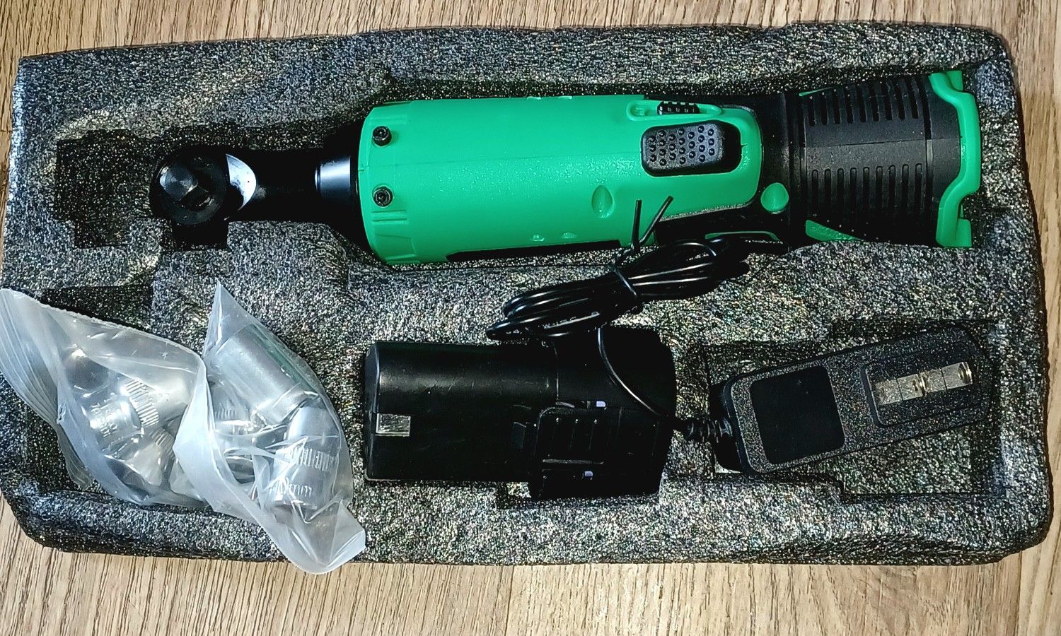 CORDLESS 3/8 DRIVE 12V ELECTRUC RATCHET