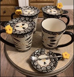 Set Of 4 Temp Tations Old World Style Mugs With Matching Spoons And Lid/Coasters 