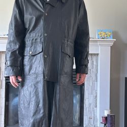 Men’s Vintage Leather Trench Coat Size Medium 