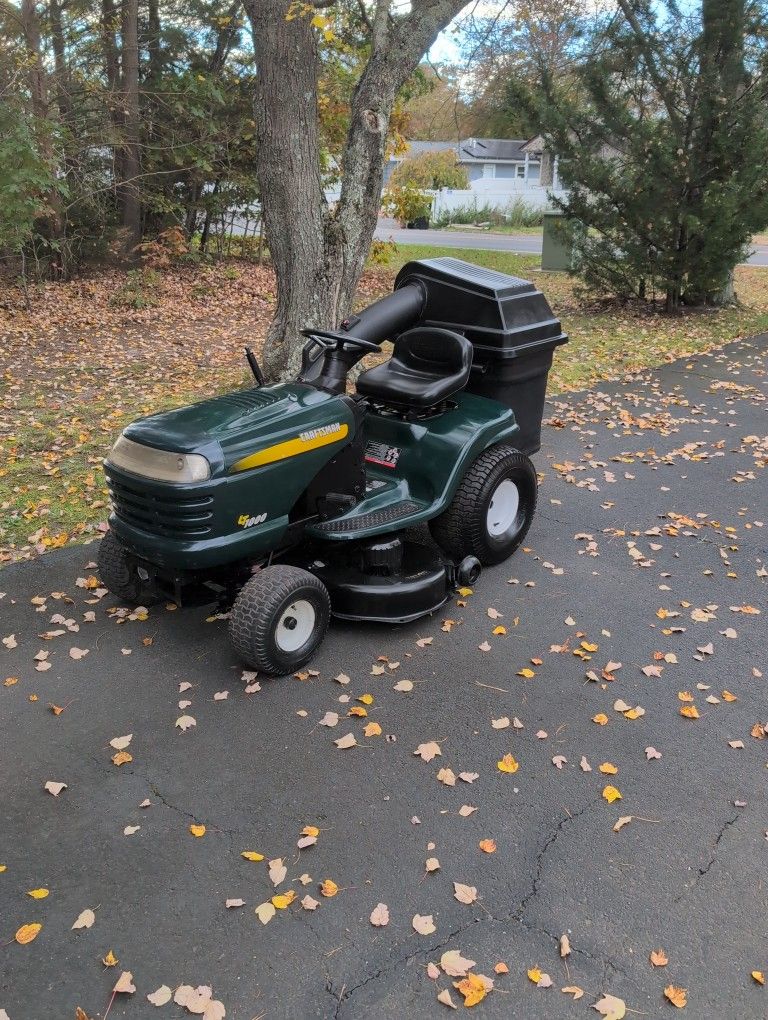 Craftsman Lt 1000 Riding Mower.With 2bin Bagger