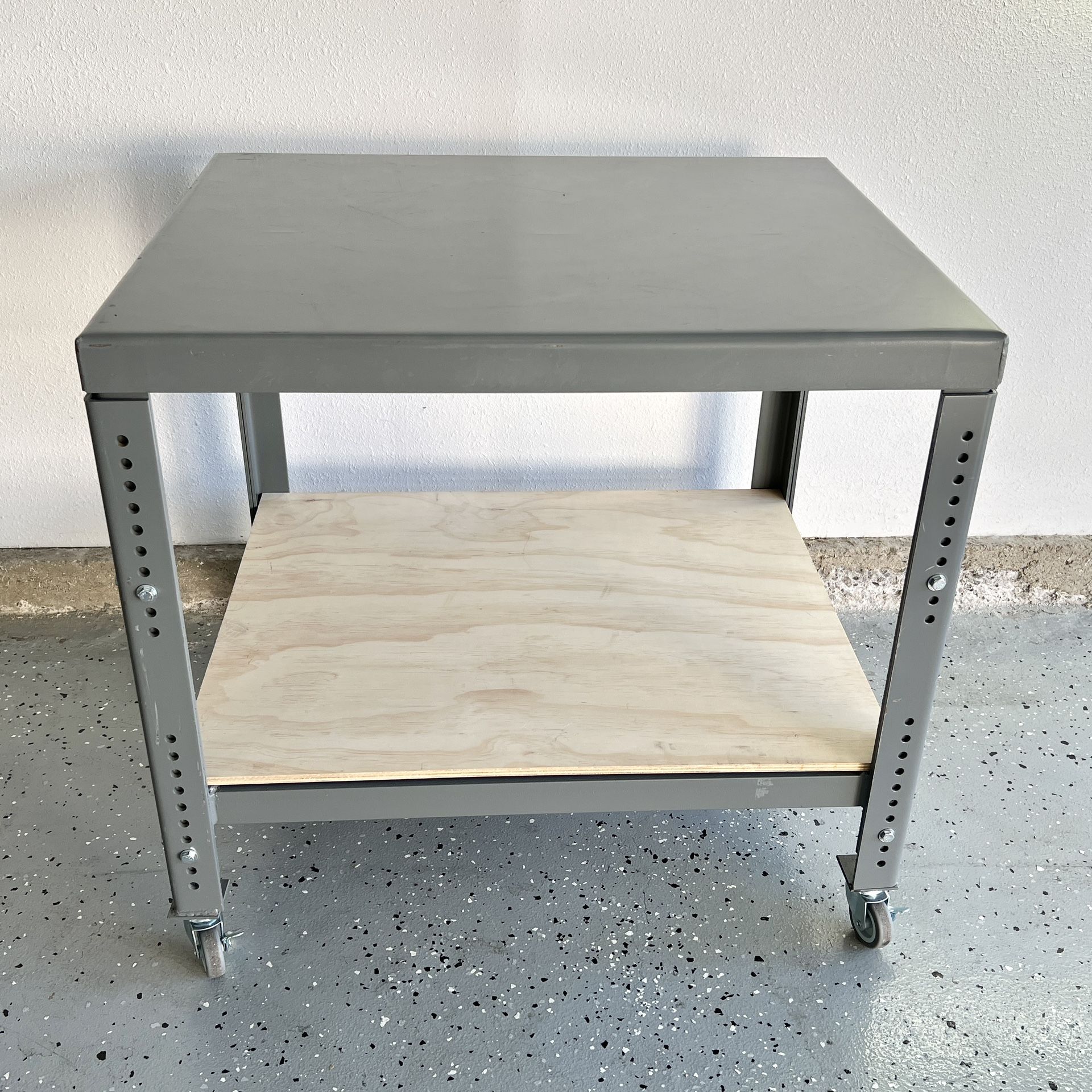 LITTLE GIANT HEAVY DUTY INDUSTRIAL 30x36” ADJUSTABLE HEIGHT METAL