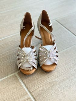 Dance shoes 318