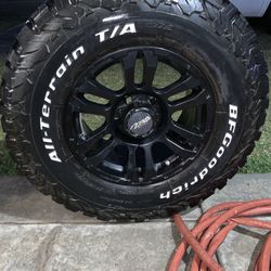 Bfgoodrich  All Terrain Tire 265/75/r18 Never Used Like New
