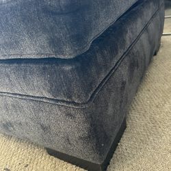 Black Ottoman With  Lots Of Storage Space ! 