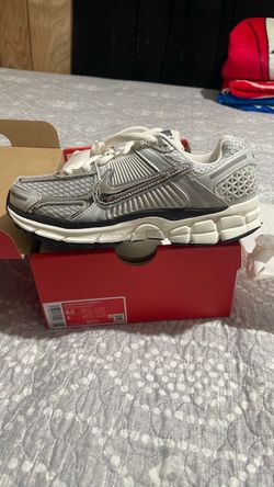 Nike women vomero 5
