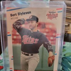 Minnesota Twins Bert Blyleven 1988 Fleer 1988 Donruss Best Of Baseball 1989 Fleer Baseball Cards 
