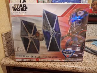 Star Wars TIE Fighter 1:32 Scale Model Kit