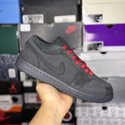 Size 10.5M - Jordan 1 Low “Dark Smoke Grey”