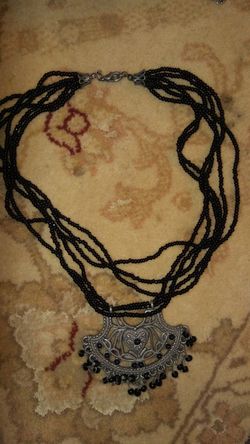 Vintage black beaded womens necklace