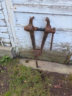 Vintage Cast Iron Gear Puller Tool
