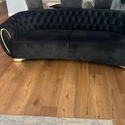 LUXURY VELVET SOFA & GOLD COFFEE TABLE SET — MODERN GLAM LOOK!