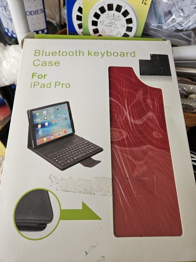 I Pad Pro New Cover  with Keyboard & Cord