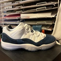 Jordan Low 11 Size 8