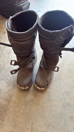 Riding boots