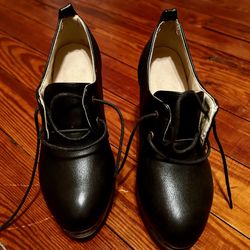 Black Platform Stiletto  (size 6)