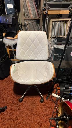 Studio chair