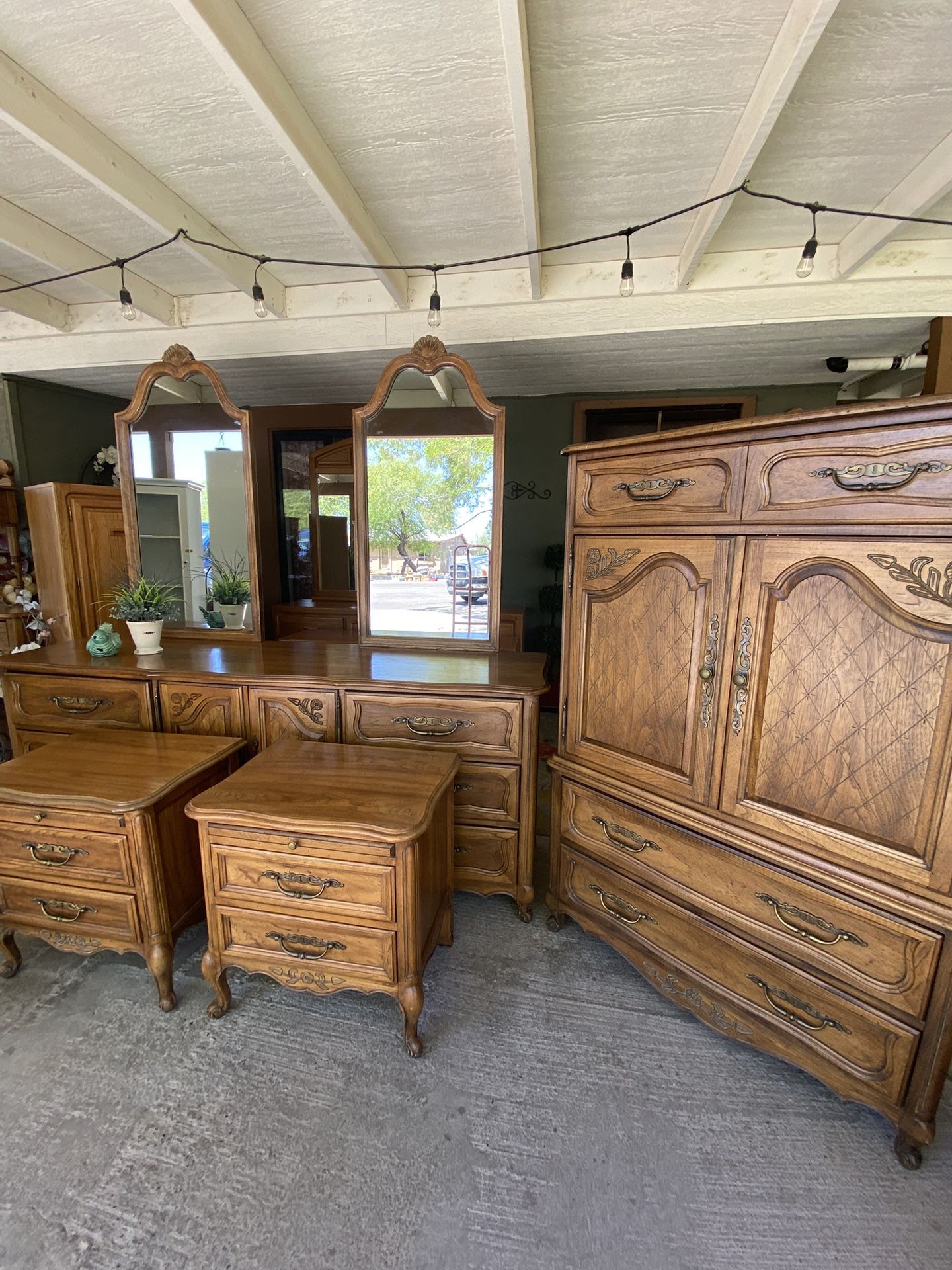 Gorgeous Hickory French Provincial Furniture Set