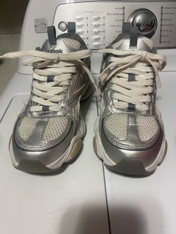 Rebook Womens shoes