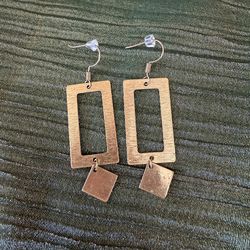Pair of goldtone dangle earrings