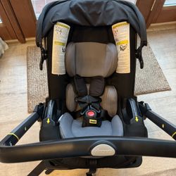 Doona Car seat and base