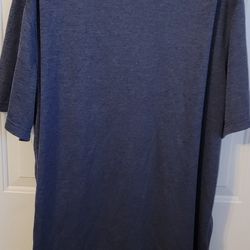 Reebok Men's 
SIZE 3XL Shirt Color Blue EXCELLENT CONDITION 

Pick up in Dearborn Off of Oakwood Blvd a few streets past Beaumont Hospital or Usps Shi