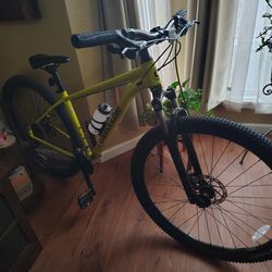 Men's Cannondale 29 Inch Mountain Bike