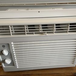 Ac. Air Conditioning Like New