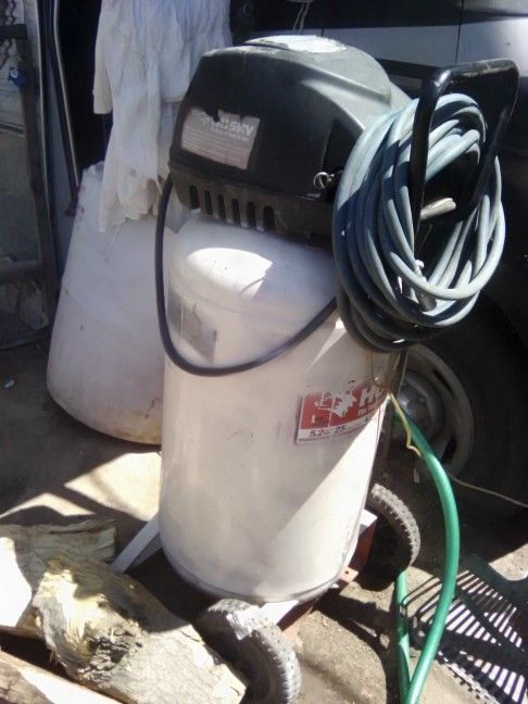 Air Compressor Husky 5.2  