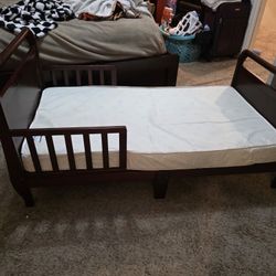 Toddler Bed W/ Bluey Bedding, Valance, and Rug