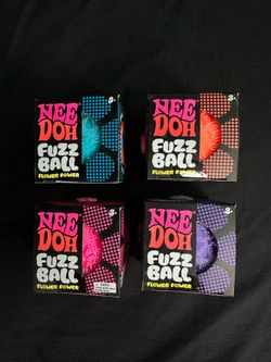 Needoh Fuzz Ball (Flower Power)