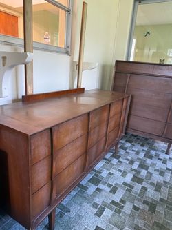 complete 5-piece mid-century modern Red Lion Table Co. bedroom set