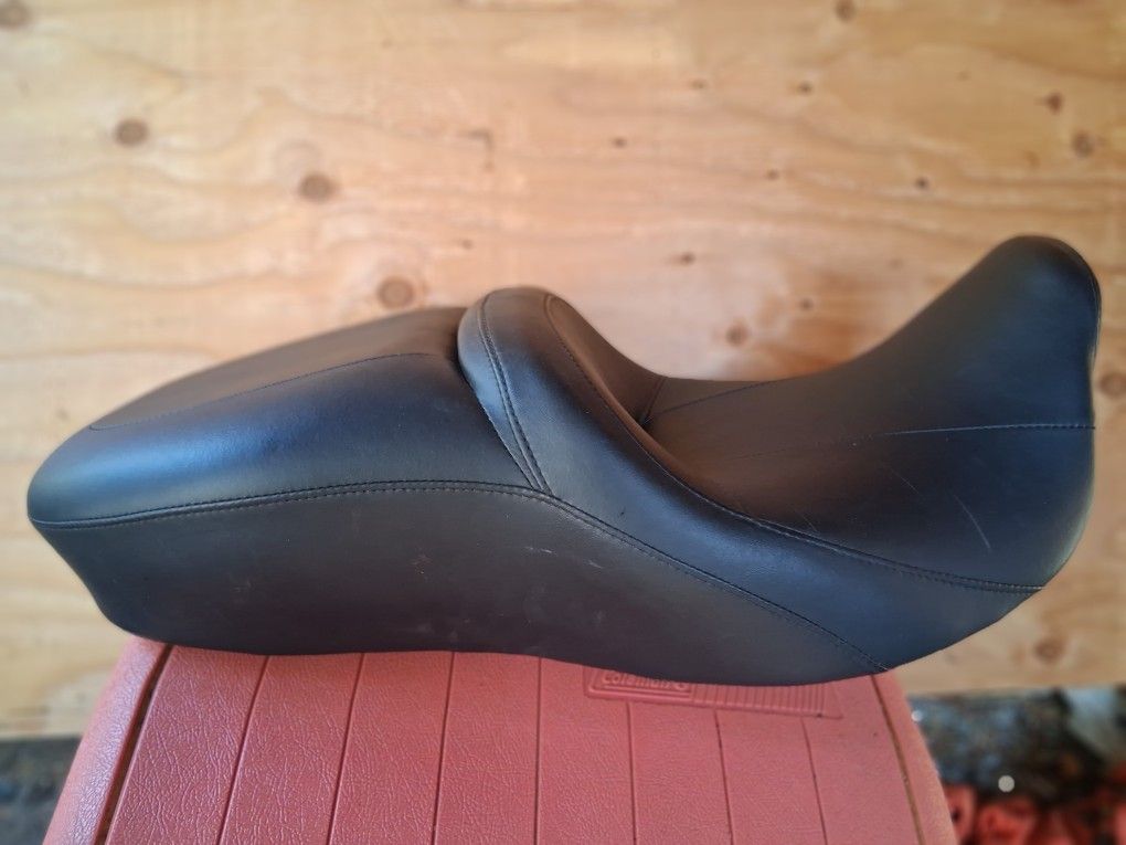 Harley Davidson Low Profile Toiring Seat
