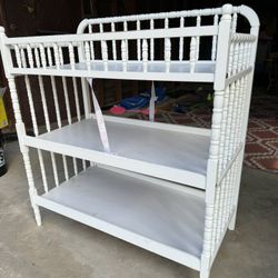 Changing Table - Lindy Style