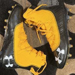 Under armour shop yellow cleats