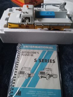 First Gear International S-Series Service Truck Die Cast Replica