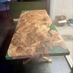Peruvian Pepper Wood Epoxy Dining Table – Unique Luxury Piece 🌿