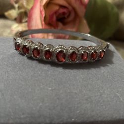 Beautiful! Silver Bracelet With Gorgeous Garnet Stones 